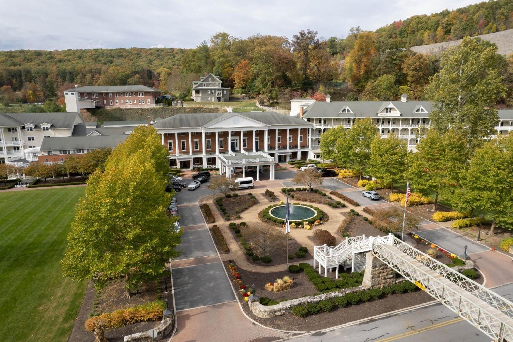 Omni Bedford Springs Resort & Spa Bagian luar foto